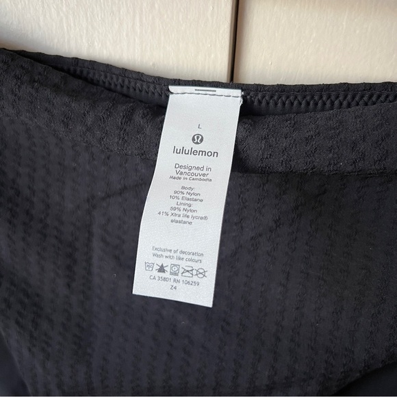 NWT Lululemon Calm Tides Mid Rise Medium Bottom - Picture 4 of 5